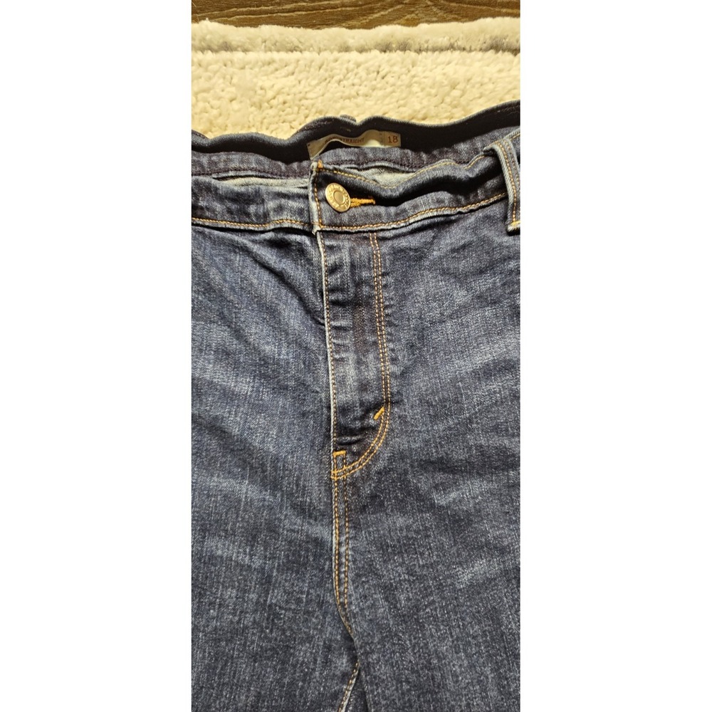 Levi's Size 18 Straight Jeans Medium Wash Blue Denim Solid Logo 5-Pocket Women's - Picture 3 of 11